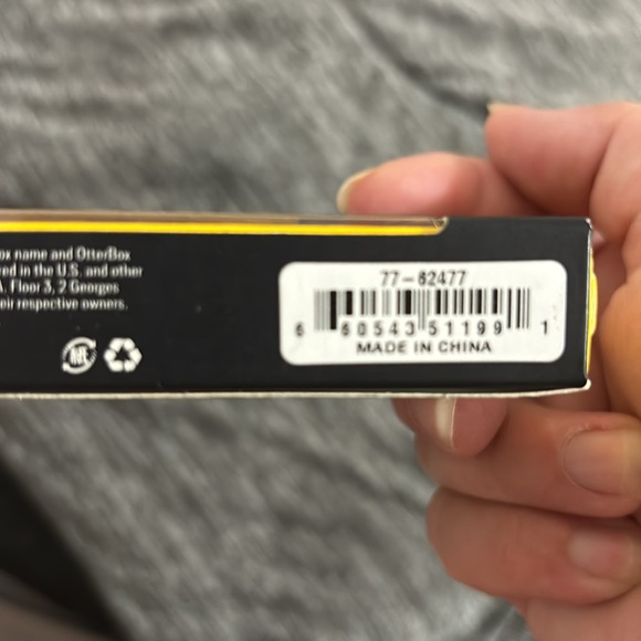 Otterbox iPhone 11 - Picture 2 of 2